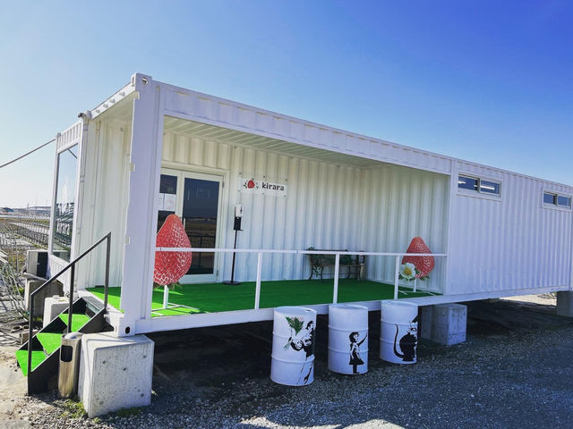 ���R���e�i�̎�t�I�`���b�g�f���遙�c_�������t�@�[�������