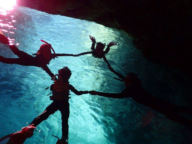 �̓��A�ŃV���G�b�g�ʐ^��_Divingshop Ryo