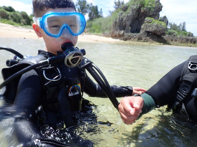 8�΂���Q���ł���r�[�`�_�C�r���O�I�󐣂�����K���Ă������Ɛ������E�ց����̒j�̎q��8�΁I���̂��ƒ����ɐ��鎖���o���܂����I�X�S�C���I_Divingshop Ryo