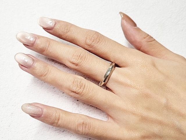 �V���v���ȃf�U�C���𒚔J�ɍ��Ƒf�G�ɂȂ�܂��B_��S�y����CHAT-FAT