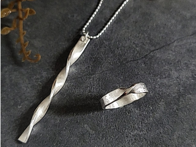 �˂���̃y���_���g�ƃ����O�B�����f�U�C���ňႤ�A�C�e���B_��S�y����CHAT-FAT