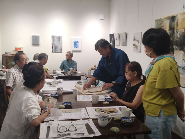 �l�g�����̗��j�ƕ����̕׋���B
������3���j���ߌ�1�����`3�����B
�u�t�͕������ی�ψ��̍����Y�搶�B�[�����������Ƃ��َq�ƈ��ݕ��t���B�Q����1000�~�B_�M�������[����
