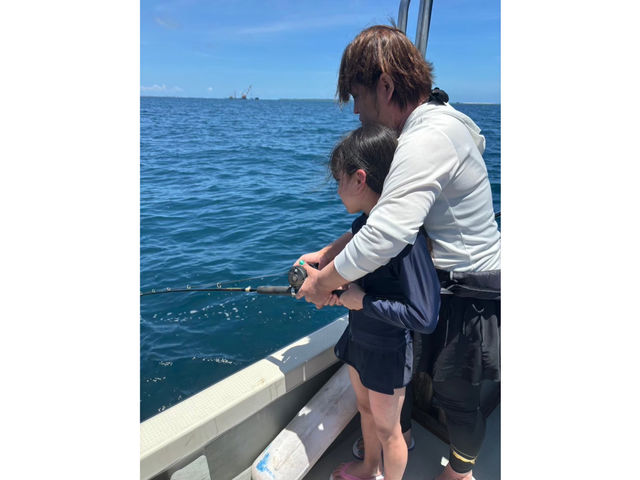 ���q����