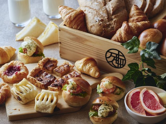 �y���H�z�p���Ă��@�ŏĂ����p����f�j�b�V���́A���̂������Ƃ̑������o�c�O���ł��B�����̒��H�́u���єh�v�̐l���A���񂨎������������B���ʐ^�̓C���[�W�ł�_���٥���̐쉷�� �z�e�����y