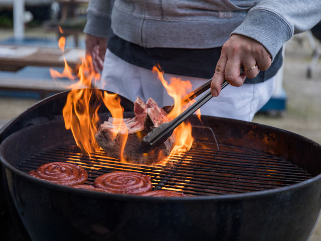 �J���t�H���j�A BBQ�r�[�`