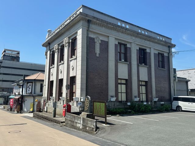 �R�����U���|�َQ�Ό��ł��a�l���ʂ�ꂽ�L�O�X�������ɂ��閯�|�قŁA�吳14�i1925�j�N�Ɍ��Ă�ꂽ���̂ł��B�吳���}���Y�����g���ȕ��͋C_����肩���H