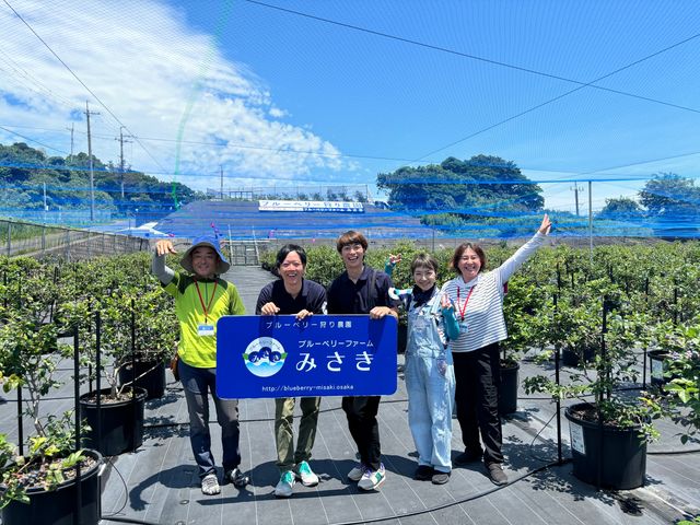 �p�l���������ċL�O�ʐ^���B�e�o���܂�_�u���[�x���[�t�@�[���݂���