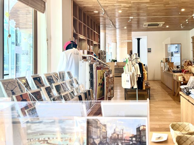 �J�t�F���V���b�v�uTREEHOUSE�v_�x���i�[���E�r���t�F���p��