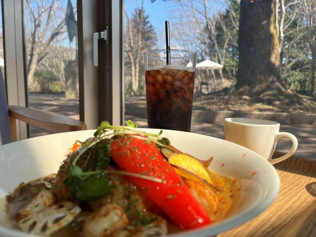 �J�t�F���V���b�v�uTREEHOUSE�v_�x���i�[���E�r���t�F���p��