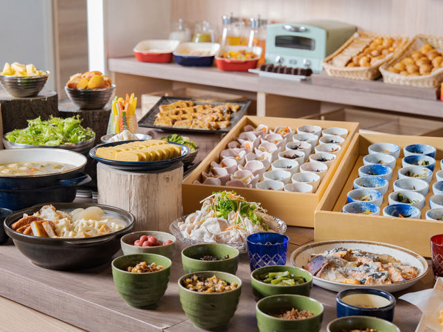 ���H�̓r���b�t�F�X�^�C���ł������܂��B���D���ȃ��j���[��I��ł������オ�肭�������B
_�v���~�A�z�e���|CABIN�|�V�h(CABIN cafe)