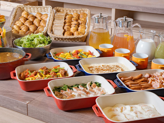 �������̓��閾�邢���H���ɂĂ��҂��\���グ�Ă���܂��B
_�v���~�A�z�e���|CABIN�|�V�h(CABIN cafe)