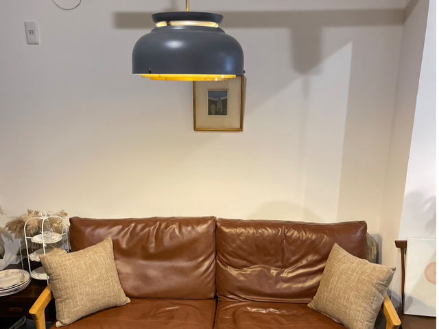 bNXȃ\t@[̂_cafe Blue moon