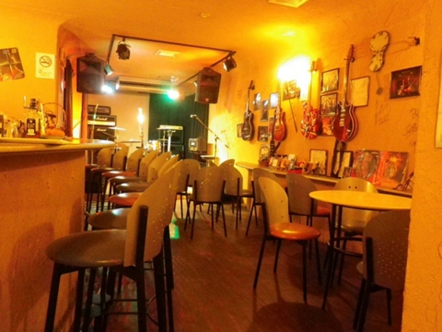 LIVE&SHOT BAR PEXu̎ʐ^1