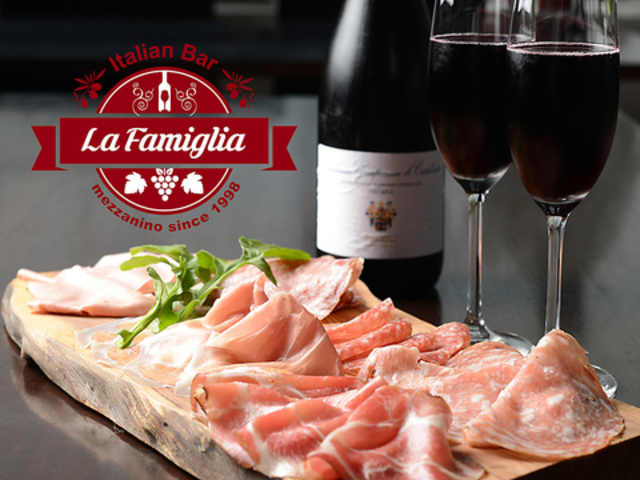 Italian Bar La Famiglia  t@~[A̎ʐ^1