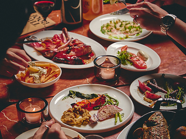 THE ROOF rooftop bar & bistro �U ���[�t�̎ʐ^1