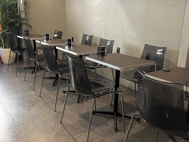 SMOKING & COFFEE BAR SMOCO XR̎ʐ^1