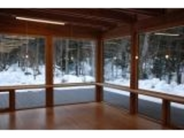 �Õʒ����̐X���R�����l�C�`���[�Z���^�[