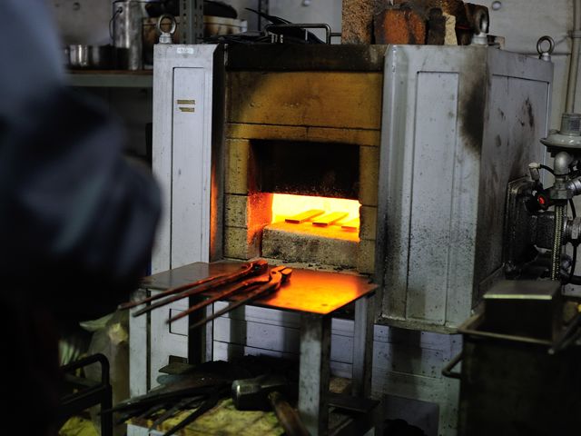 �F�ŉ��M�����|�ނ��n���}�[�Œ@���b���Ȃ���A��̌��ɂȂ�`�������Ă����܂��B_�����Y�I�[�v���t�@�N�g���[