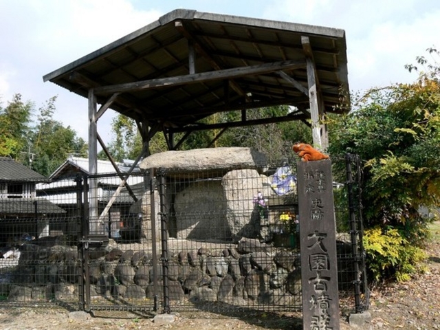 �Ă������p�p����̍ˉ��Õ��Q�̓��e�ʐ^1