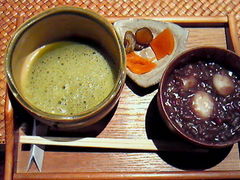 ЂƂ݂̔JtFւ̓eʐ^1