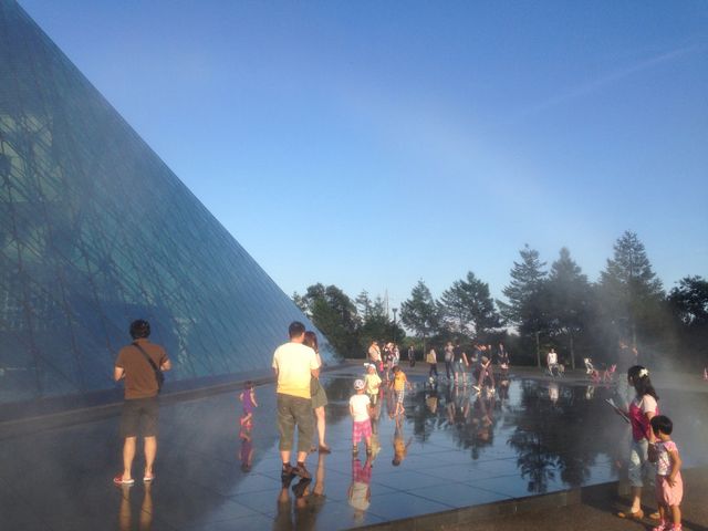 �K���X�̃s���~�b�h_���G��������