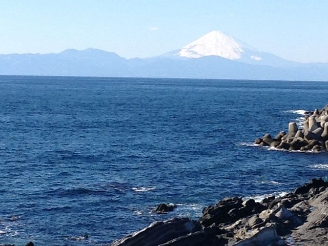 訪れた日（2015年１月12日）はとても天気がよく、海岸線の向こうには富士山が！_城ヶ島
