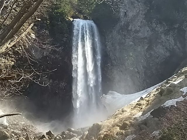 ��܂ł̓��̂�͐Ⴊ�c���Ă��܂����B
���ɂ͑傫�Ȑ�̉򂪂���܂����B_�������