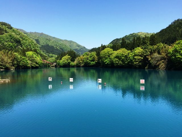 ダムの中央から_四万湖