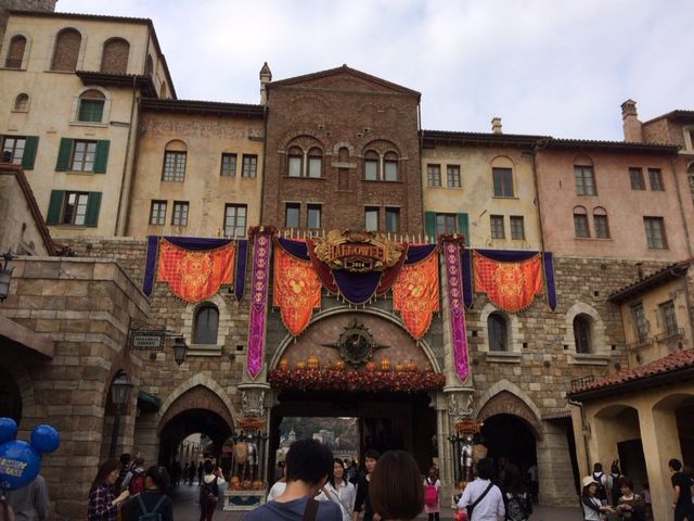 �n���E�B��_�����f�B�Y�j�[�V�[(R)