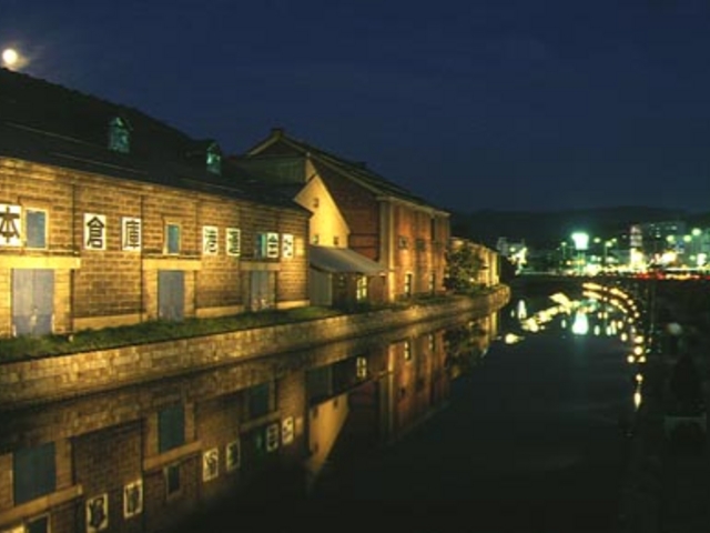 ���M�^�͂Ƒq�ɂ̖�i_�^�͂ƐΑ��q�ɌQ