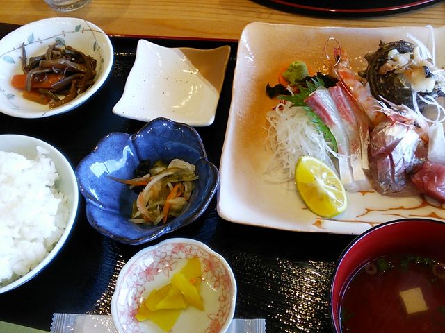 ���h�g�����`1200�~_���̉w �����[�܁[��