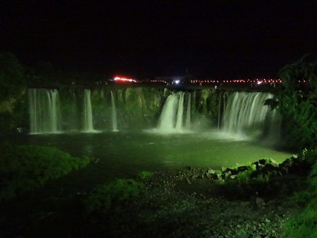 �������΍Ղ蒆�̃��C�g�A�b�v�ł��B_���K�̑�