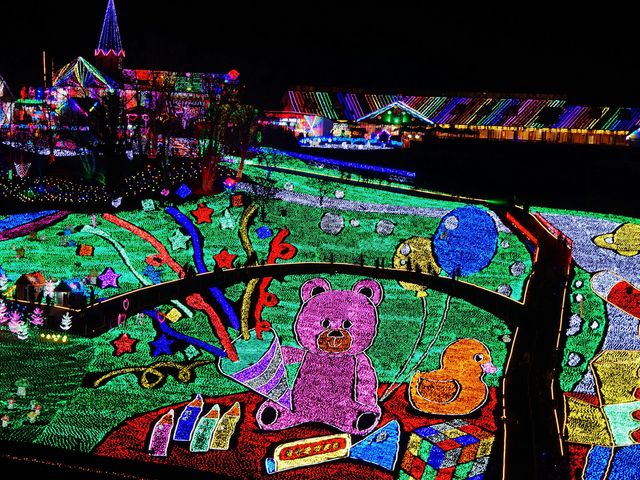 �W�]�䂩��̃C���~�l�[�V����
�G���n���猩����킩��Ȃ����̂��A�ォ�炾�ƁB�B�B_�����h�C�c��