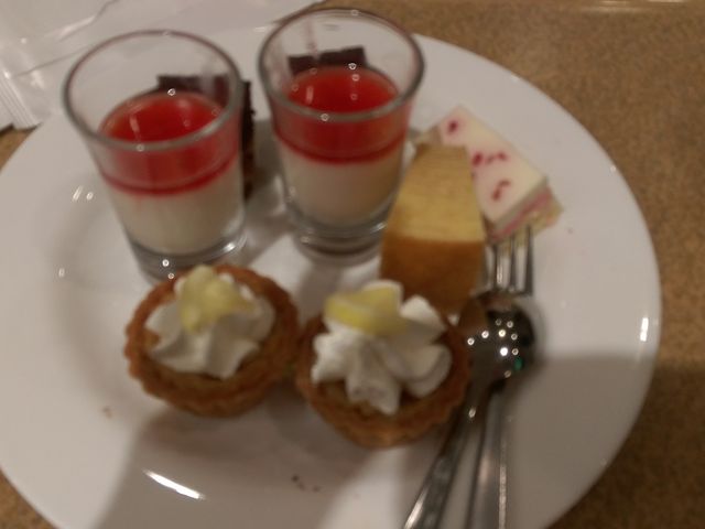 ��̃f�U�[�g_�o�ʃO�����h�z�e��