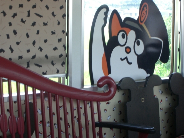 �d�ԓ������܉w�����炯�ł��B_�ɑ��F�]�w