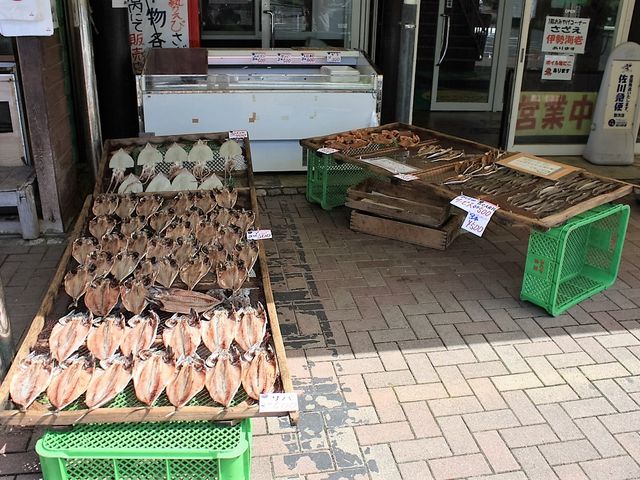 �����������Ă��܂�_���̉w�Ƃ݂�����f��y��