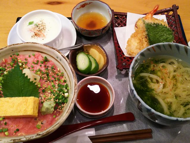 lMgAǂAVՂA̕Aq̃Zbgł_Ă Fs{