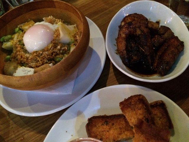 minamiMonsoon Cafe lCNXsA̓eʐ^3