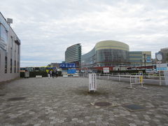 肷̕lÃA[JXւ̓eʐ^1