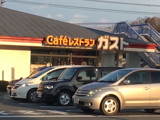 ~bVF̃KXg 쒬X̓eʐ^2