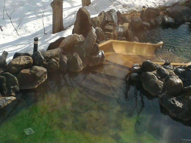 �O�̃v�[���A����ł��B_��R�k�r���[�z�e��