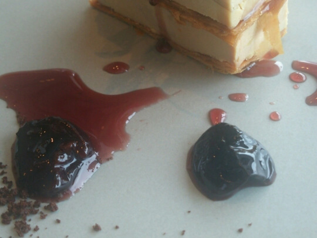 ܁Restaurant THE MOON̓eʐ^1