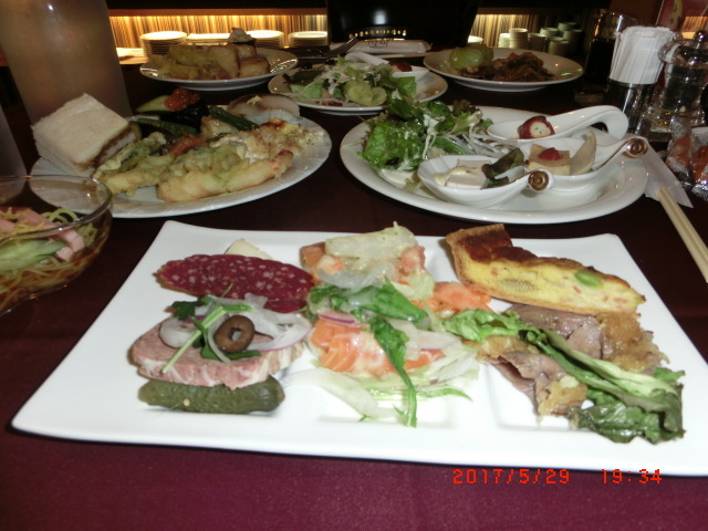 higekuma50Surf and Turf T[t&^[t̓eʐ^1