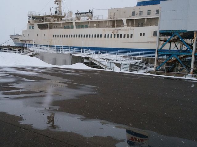 ۂ̎ʐ^ł@ADƂāAR̐l悹AX`kCԂ𑖂Ăłˁ@_ADLOف@