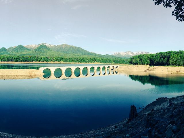 ���̂Ȃ������͌Ζʂɉf�鋴�������邩���I_�����S�m�y���R���N���[�g�A�[�`�����Q