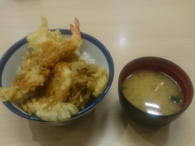 VHׂ邱Ƃł܂B_VĂCI[΂uX