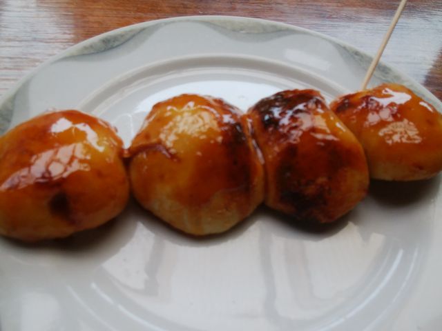 焦げ目が香ばしい_焼まんじゅう島村