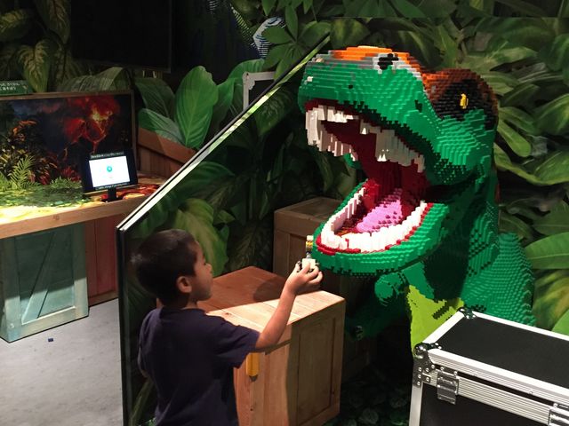 ���S�����h�̍�i_���S�����h�E�f�B�X�J�o���[�E�Z���^�[���