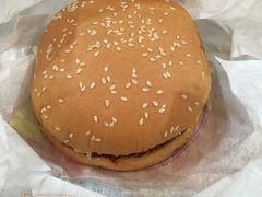 �S�[���h�s���~�b�h����̃o�[�K�[�L���O�E�a�J�Z���^�[�X�X�ւ̓��e�ʐ^1