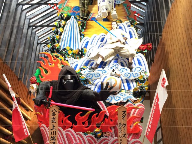 裏にはなんと!スターウォーズ!
カイロ・レン!_川端通り商店街